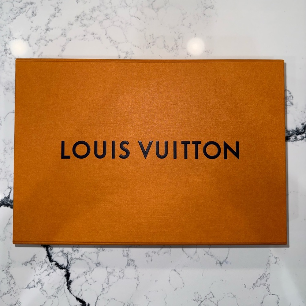 Louis Vuitton Women’s Knit Ribbed Crop Top - Picture 3 of 6